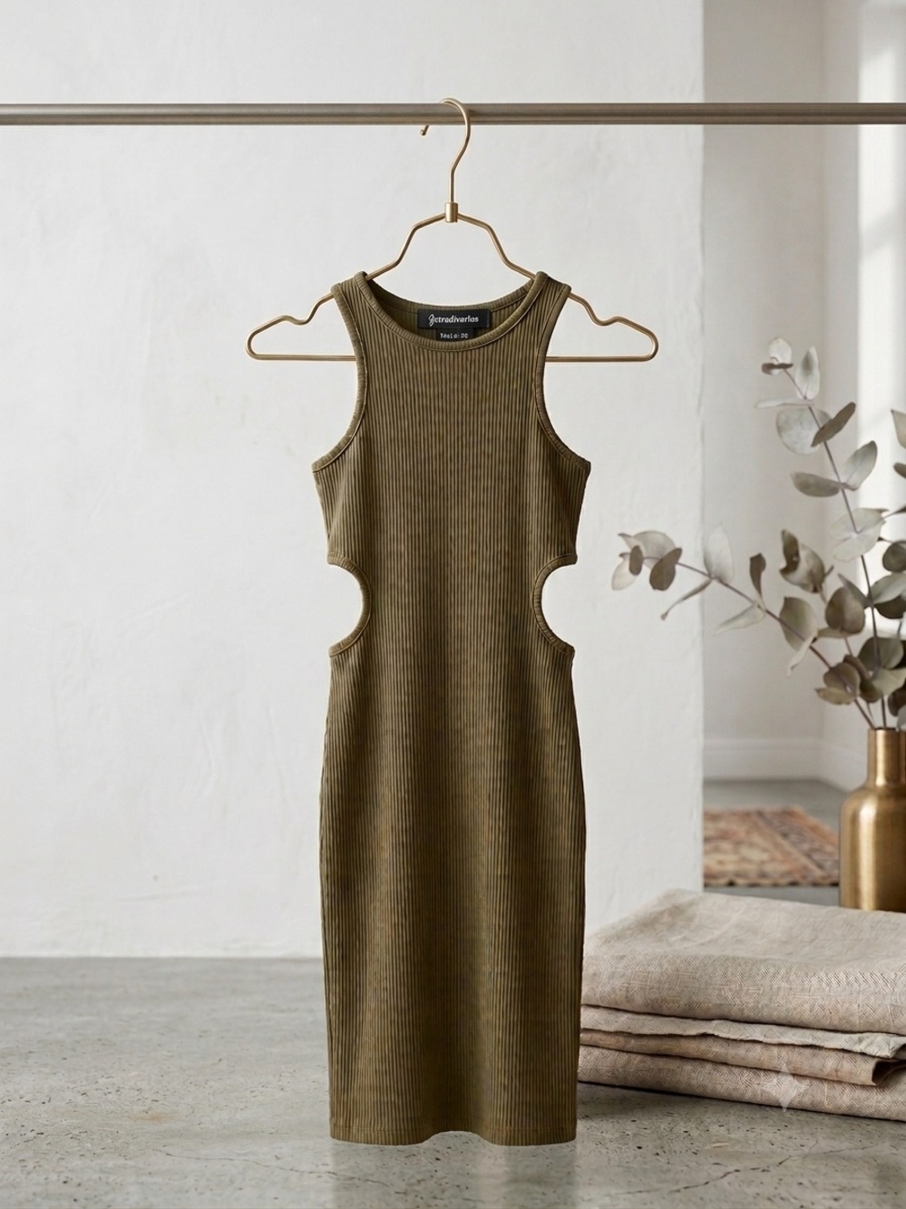 stradivarius Olive Ribbed Cutout Midi Dress